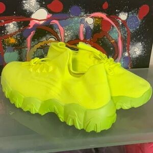 Vibrant Yellow Athletic Sneakers with Chunky Sole